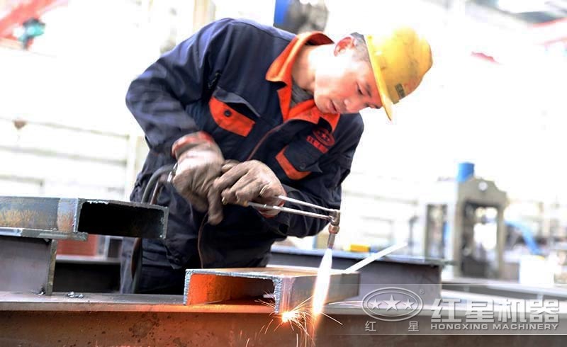 匠心做工，每一道石子移動破碎生產線都嚴謹以待